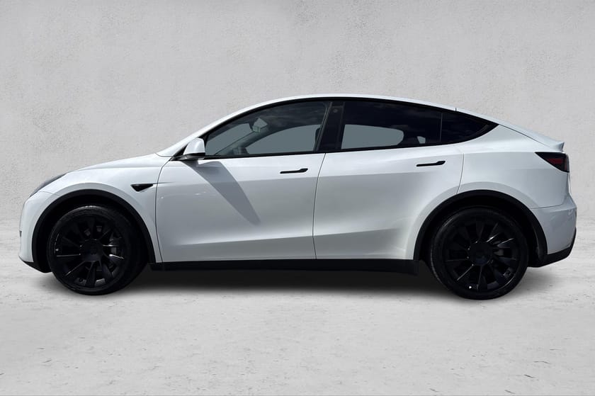 Bilde 2 av Tesla Model Y Long Range AWD LR/AWD/H.feste/Panorama/Skinn/2 hjulsett++