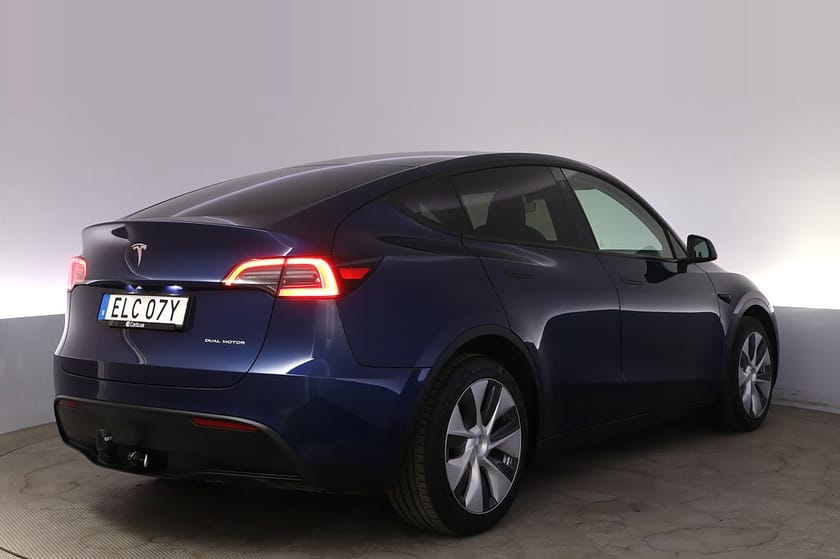 Bild 5 av Tesla Model Y Long Range AWD Autopilot Panorama Drag