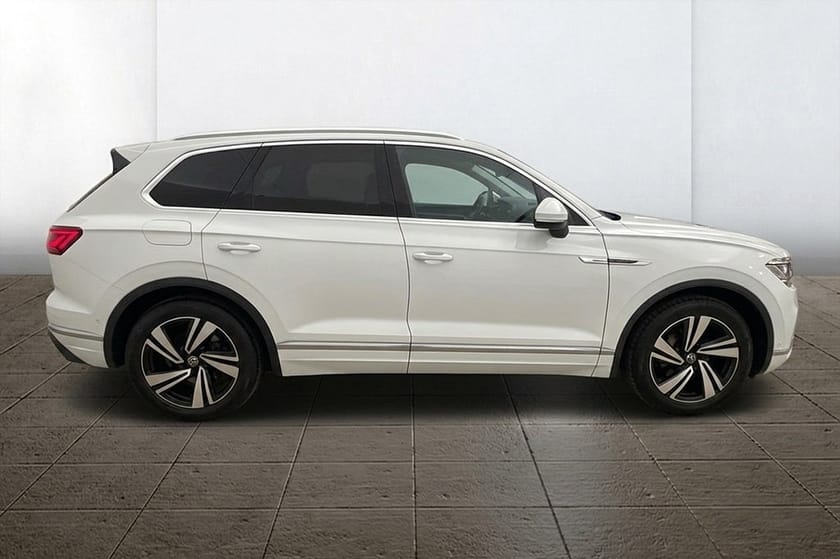 Bild 4 av Volkswagen Touareg 3.0 V6 4M Inno Drag Luftfjädr Läder Kamera DYNAUDIO