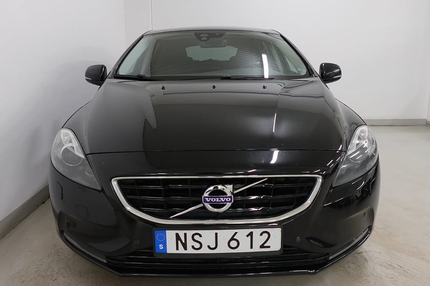 Bild 2 av Volvo V40 D4 Summum Panorama D-Värme H/K Navigator Skinn