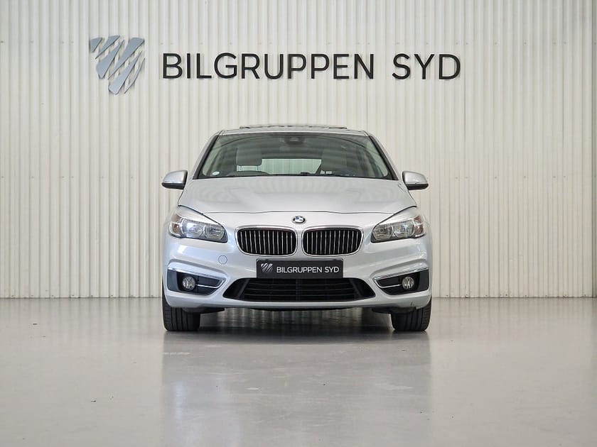 Bild 2 av BMW 220d xDrive Active Tourer |Luxury Line|Panorama|HUD|Keyless|