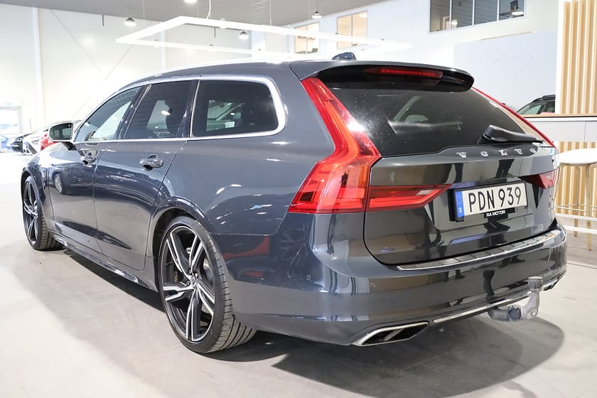 Bild 4 av Volvo V90 T5 254hk R-Design Aut B&W Panorama 360°Kamera Navi