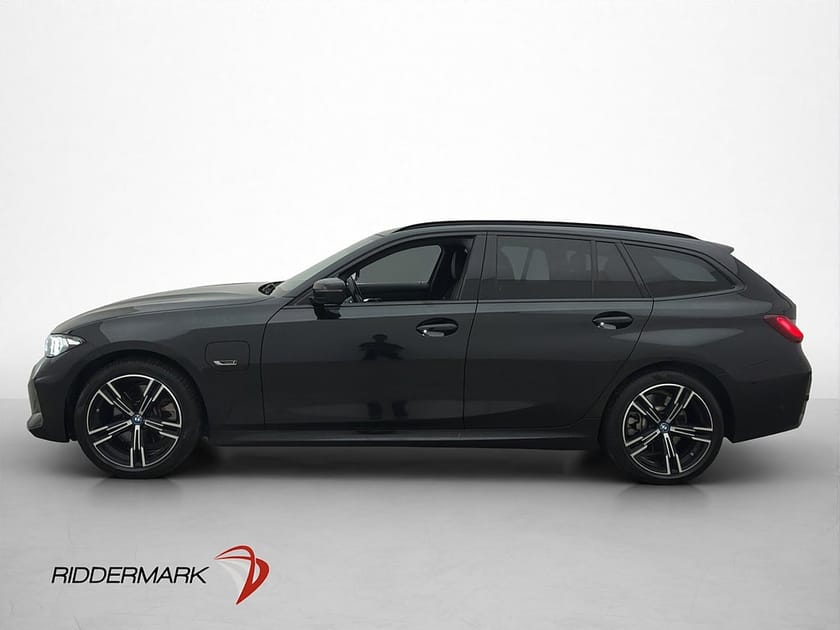 Bild 5 av BMW 330e xDrive Touring M Sport Kamera HiFi CarPlay Dragkrok