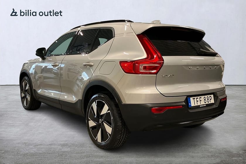 Bild 4 av Volvo XC40 Recharge Extended Range Core B-kamera Döda Vinkel