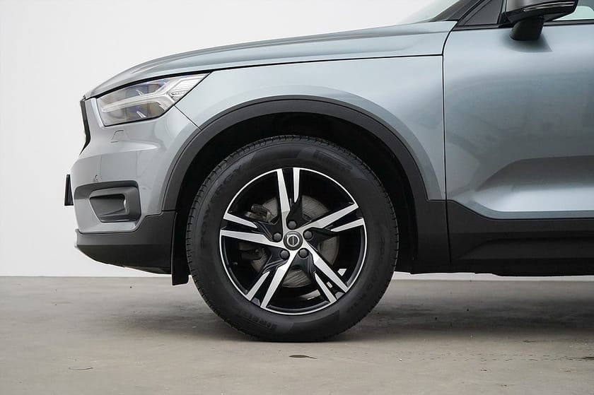 Bild 3 av Volvo XC40 T5 AWD / R-Design / Pano / Värmare