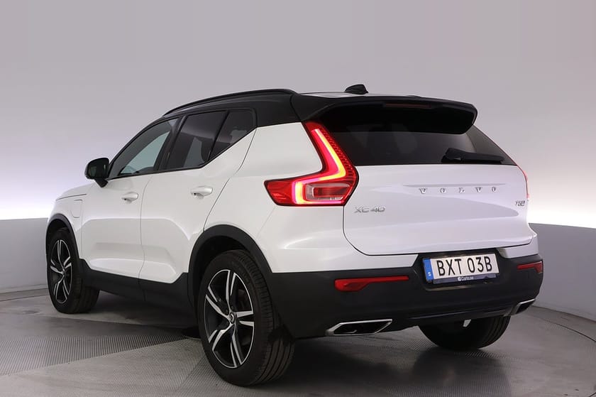 Bild 4 av Volvo XC40 T5 Twin Engine R-Design Intro Pano HK Kamera