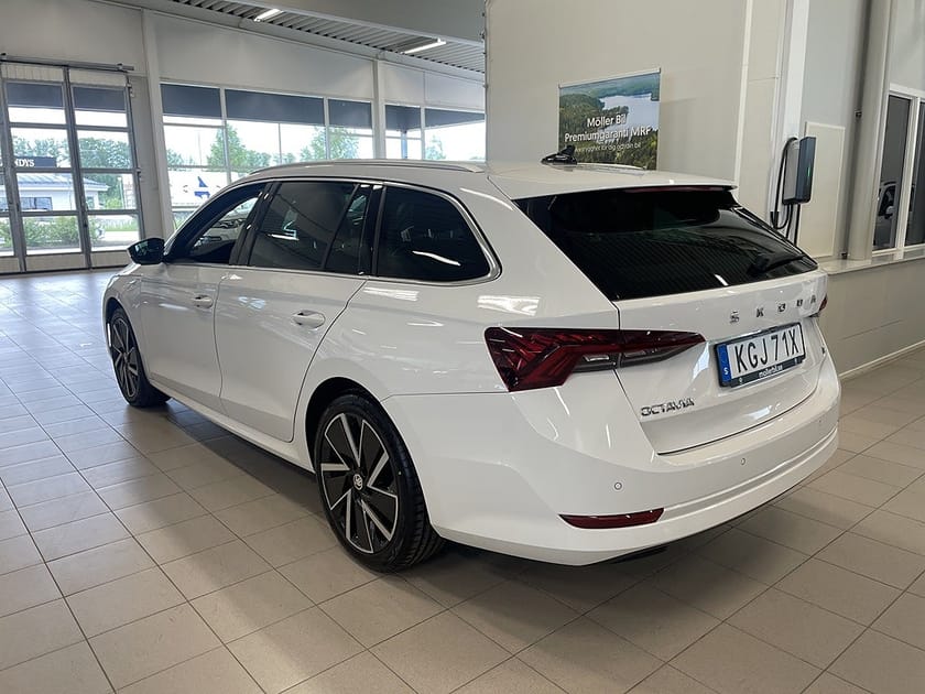 Bild 4 av Škoda Octavia Kombi iV Skoda 204HK Style / Drag / Värmare / Läder
