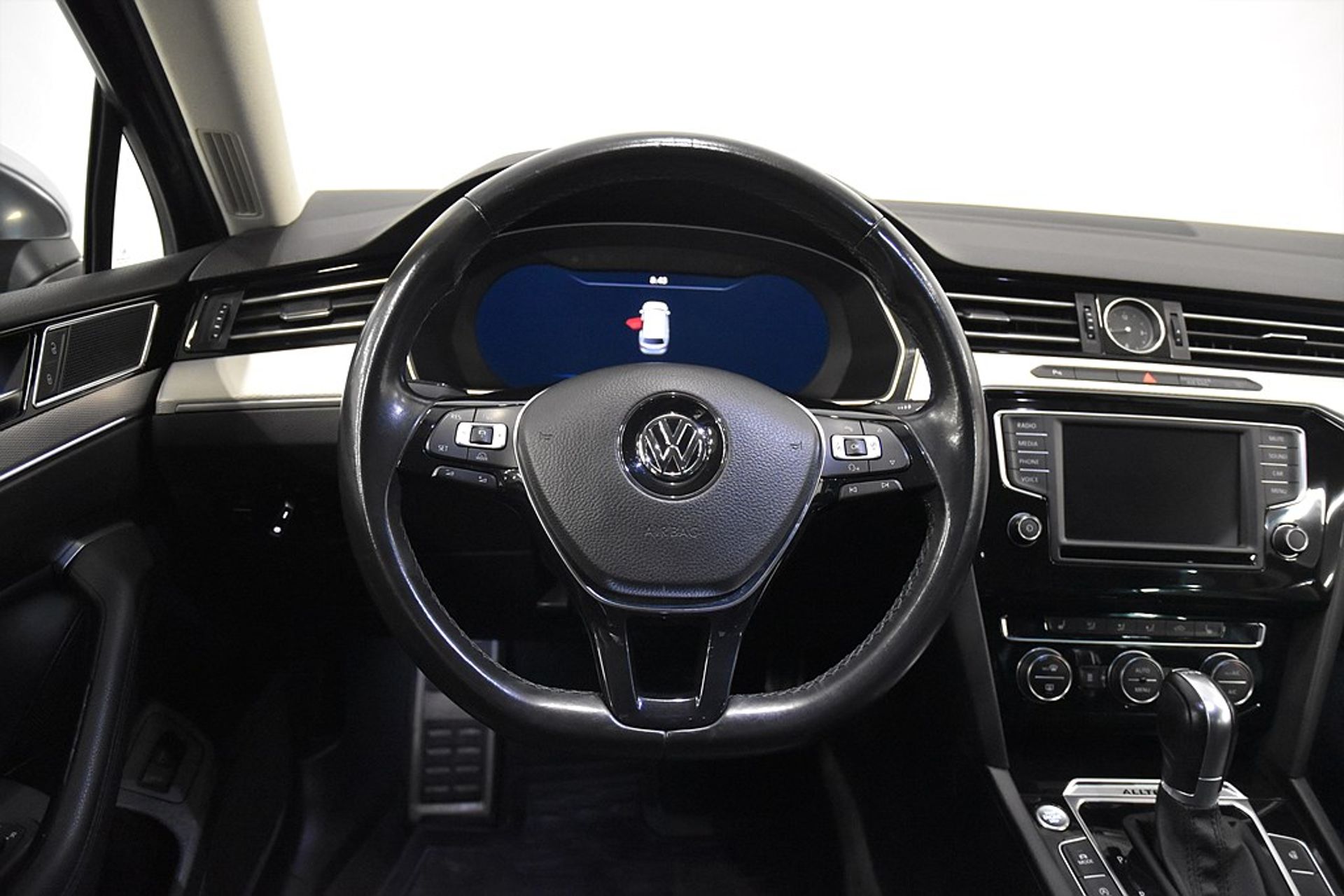 Volkswagen Passat 2017, bild 2/10