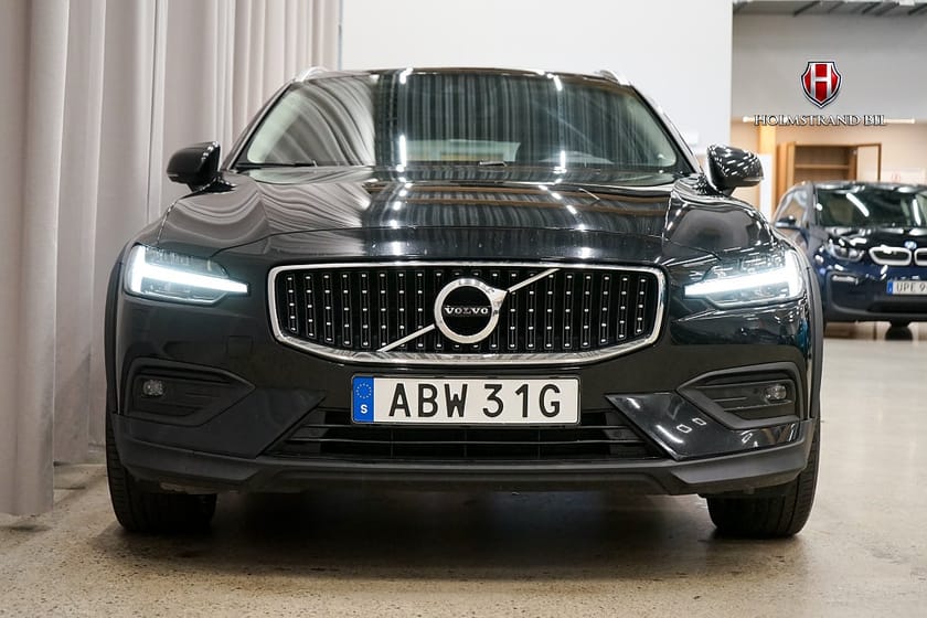 Bild 5 av Volvo V60 Cross Country B4 AWD Momentum Drag Dvärme Kamera Carplay Rattvärme