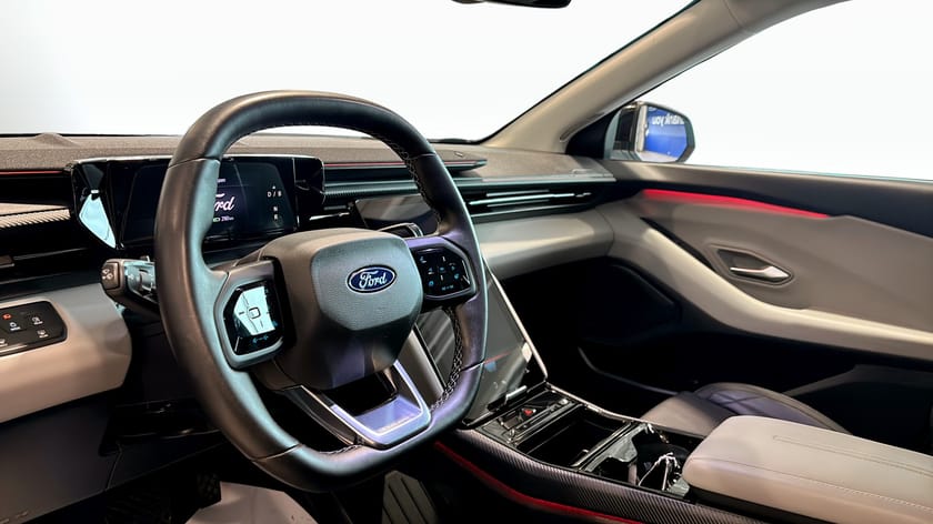 Bild 4 av Ford Explorer EV Extended Range RWD Premium Long / B&O / HUD / 360Kamera