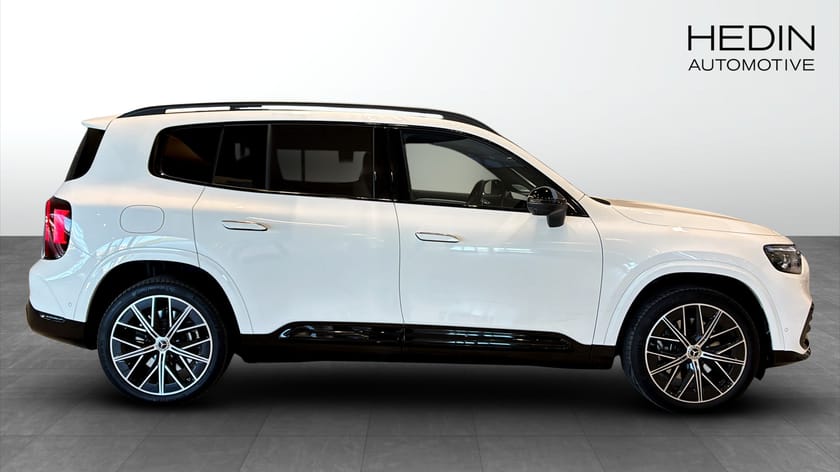 Bild 3 av Mercedes-Benz GLB 250+ EQ | AMG | Burmester | Drag | 7-sits | 272hk