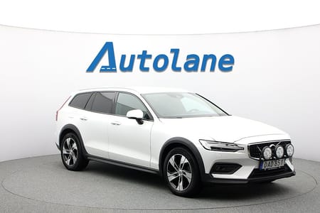 Volvo V60 Cross Country B4 AWD Advanced Navigation, Kamera, Värmare 197hk