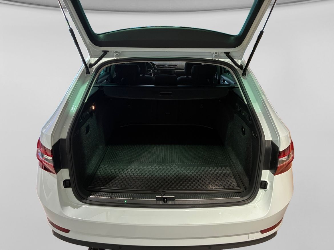 Škoda Superb Kombi 2.0 TDI DSG Sekventiell, 150hk, 2016
