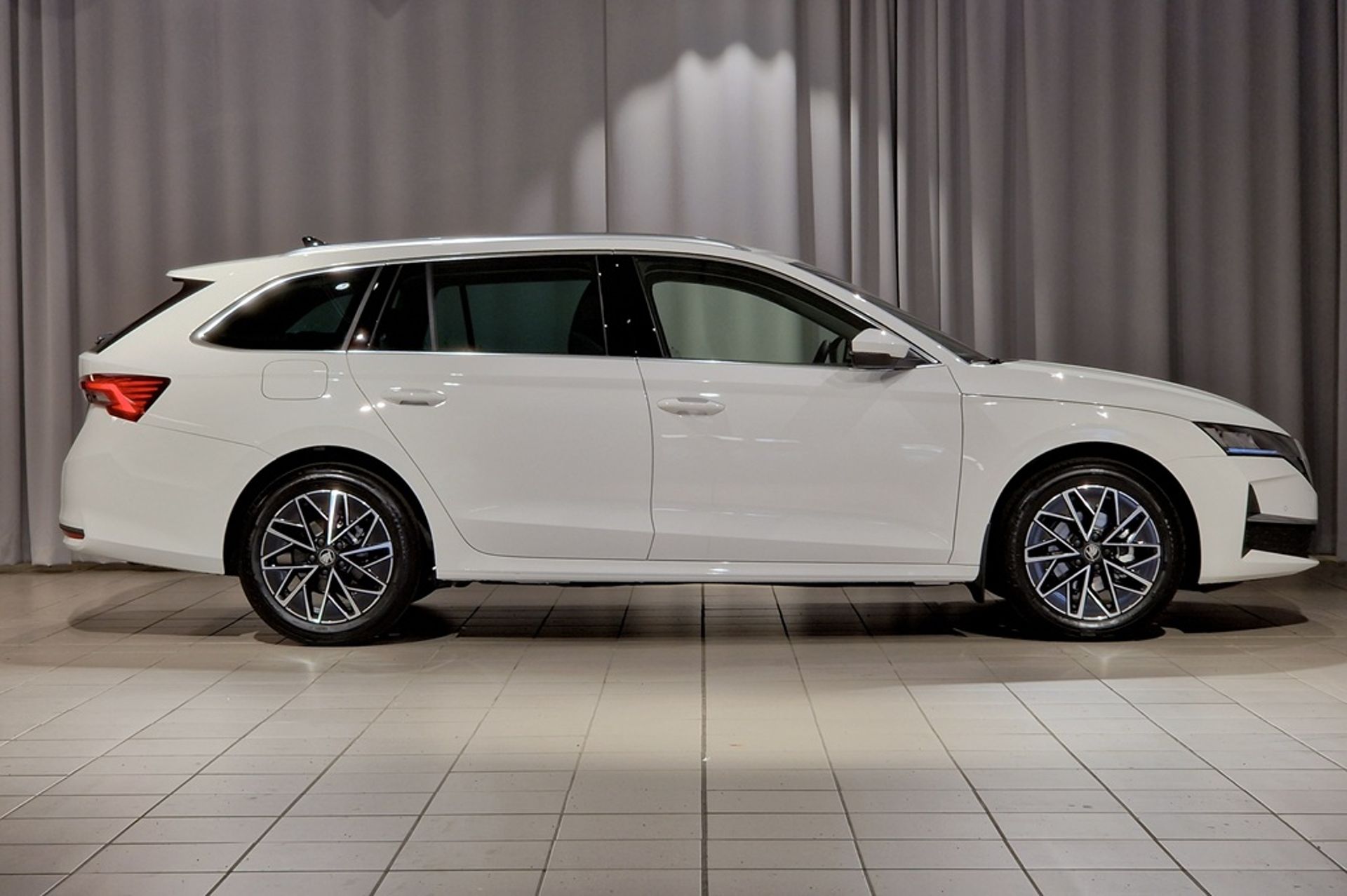 Skoda Octavia 2027, bild 3/10