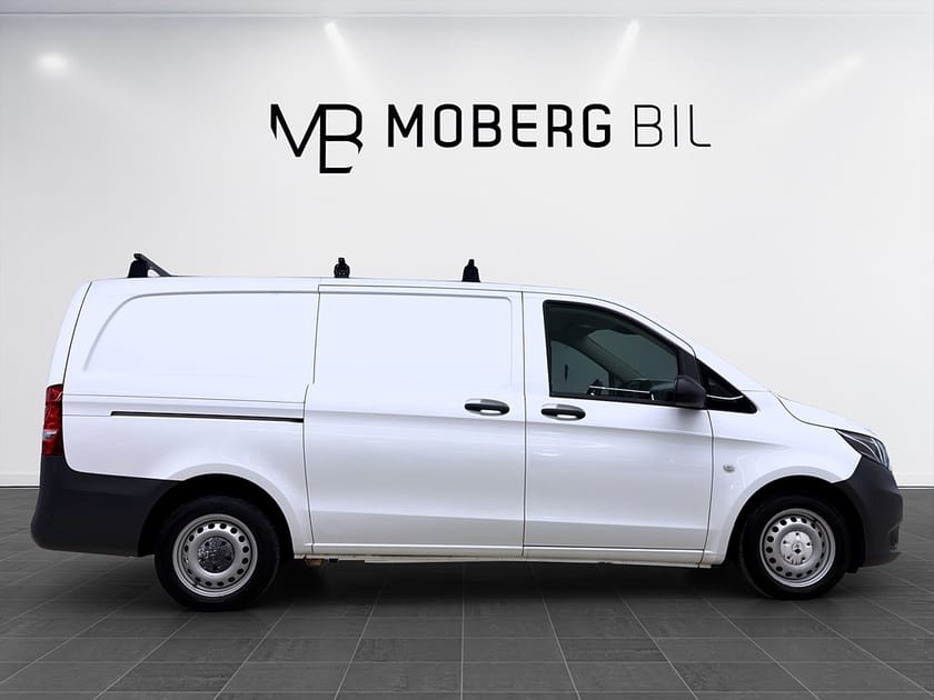 Bild 4 av Mercedes-Benz Vito 110 CDI 2.8t 102hk Navi Värmare Drag B-kamera 3-Sits