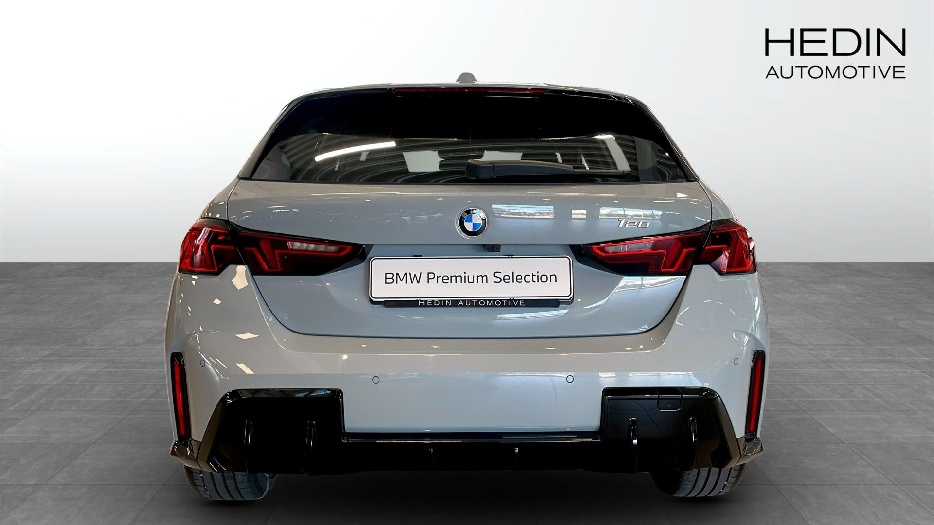 BMW 120 2026, photo 7/11