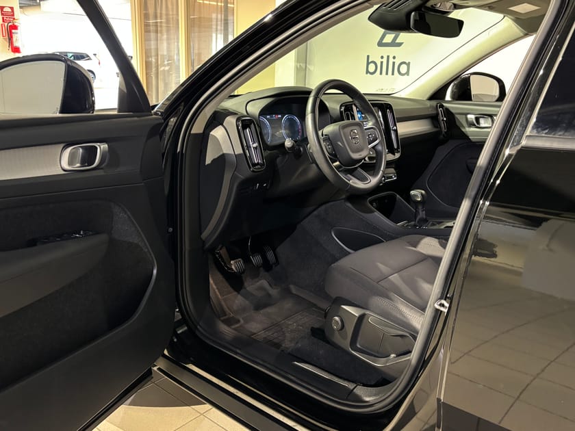 Bild 4 av Volvo XC40 T2 FWD Momentum | Dragkrok | VOC |
