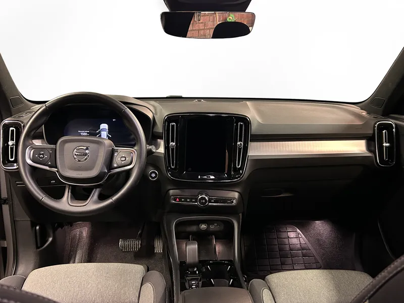 Bild 8 av 14 – Volvo XC40 B3 FWD Bensin Plus Dark