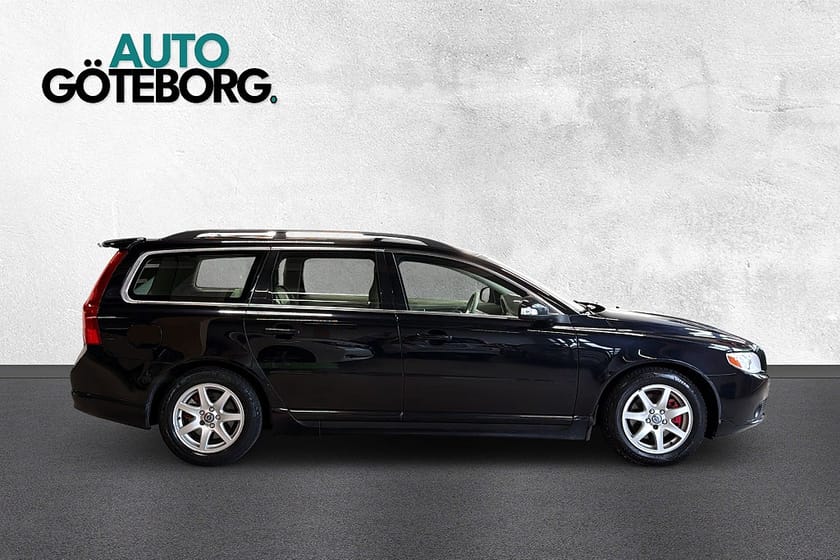 Bild 3 av Volvo V70 1.6D DRIVe Momentum drag Nybesiktigad Värmare Skinn USB