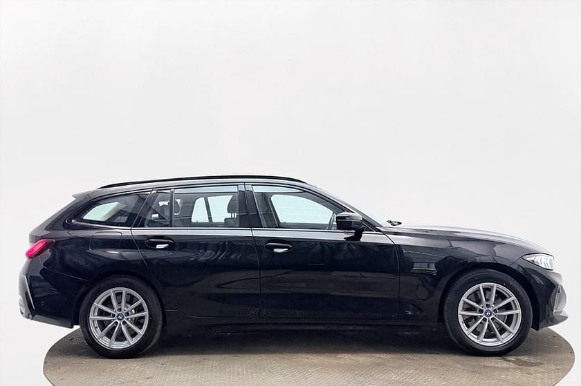 Bild 5 av BMW 330e xDrive Touring Drag Widescreen Navi Kamera Cockpit P-Klima