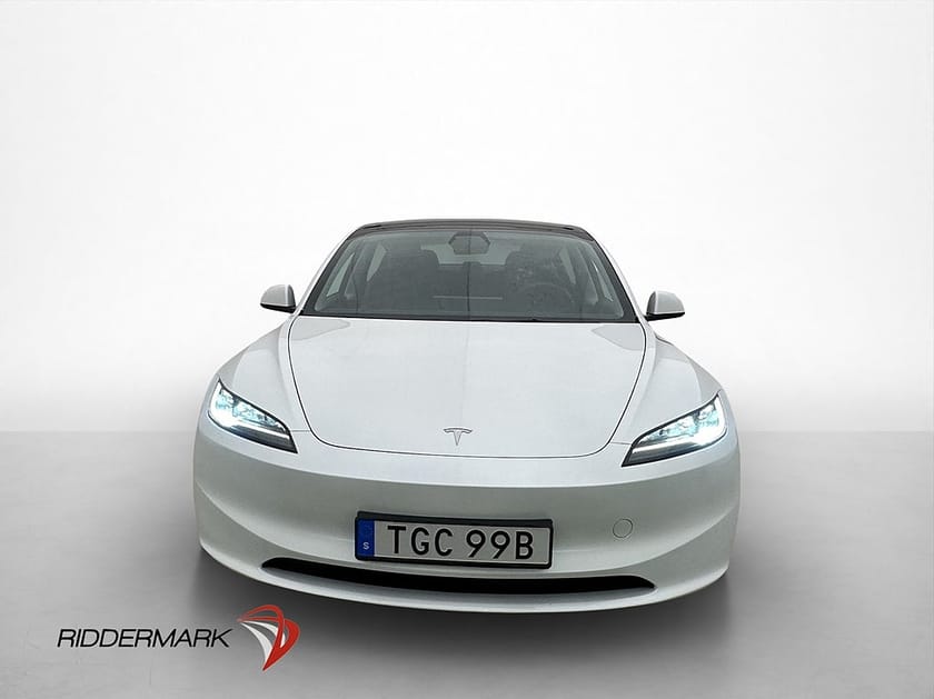 Bild 3 av Tesla Model 3 Long Range AWD Svensksåld Panorama Drag