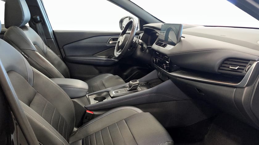 Bild 3 av Nissan Qashqai MHEV 158 XTRONIC 2WD TEKNA DESIGN PACK