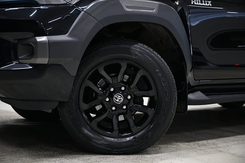 Bild 3 av Toyota Hilux Dubbelhytt 2.8 AWD 204HK Invincible|Drag|GPS|Backkamera|JBL|Moms