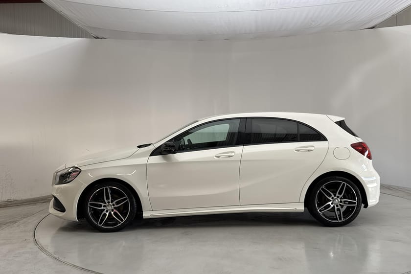 Bild 2 av Mercedes-Benz A 180 5dr W176 (122hk) AMG Line Night