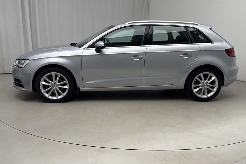 Bild 2 av Audi A3 Sportback 1.2 TFSI (110hk) Adaptiv farthållare