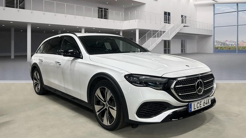 Bild 3 av Mercedes-Benz E 300 de 4MATIC All-Terrain E300  Premium | Superscreen | Luftfjädring | 360