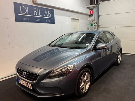 Volvo V40 D4 177hk Momentum|KAMERA|SoV|NYSERV|
