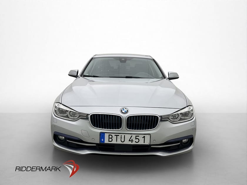 Bild 2 av BMW 330e Sedan 252hk Sport line Hifi Kamera Navi Dragkrok