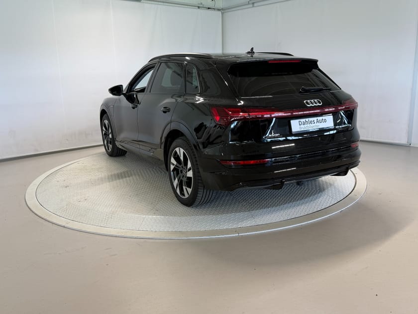 Bilde 4 av Audi e-tron 55 quattro S-line Sport ACC/Krok/Matrix/B&amp;O/360-kam/Skinn