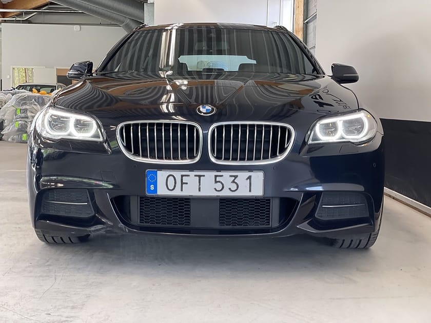 Bild 3 av BMW 530d xDrive Touring 530 M-Sport 258hk Drag Värmare Pano SE SPEC