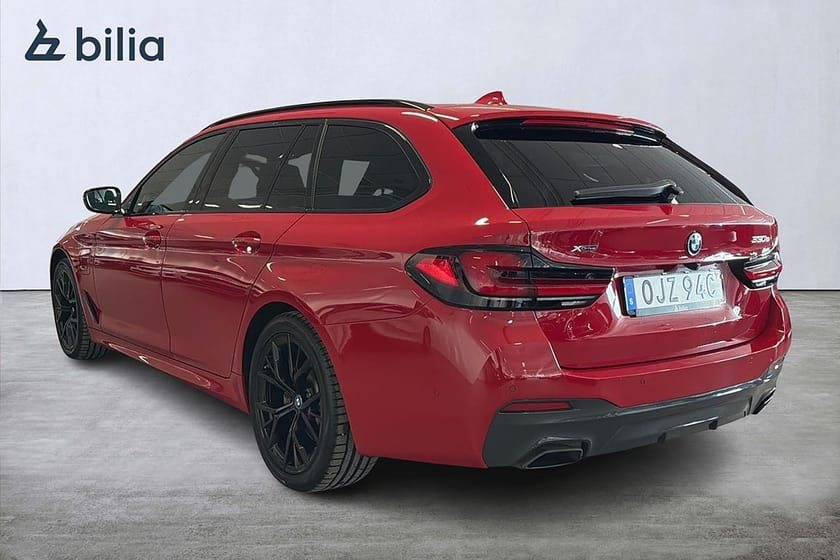 Bild 2 av BMW 530e xDrive Touring M-sport | Panorama | Drag | H&K