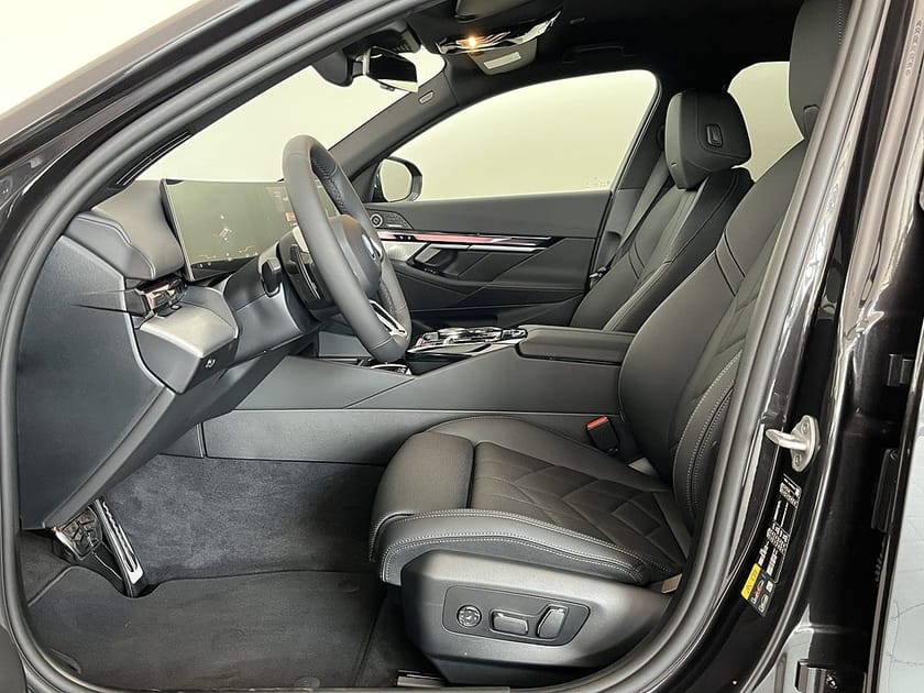 Bild 5 av BMW i5 xDrive40 Touring M Sport H/K Dragkrok Rattvärme