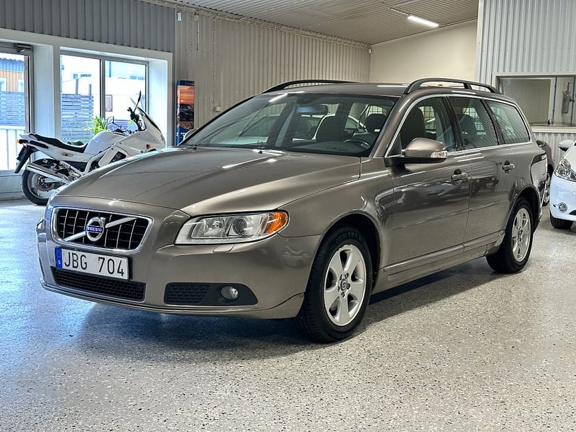 Bild 3 av Volvo V70 2.4D Momentum Euro 4 Ny Koppling Kamrem bytt Nya S-däck