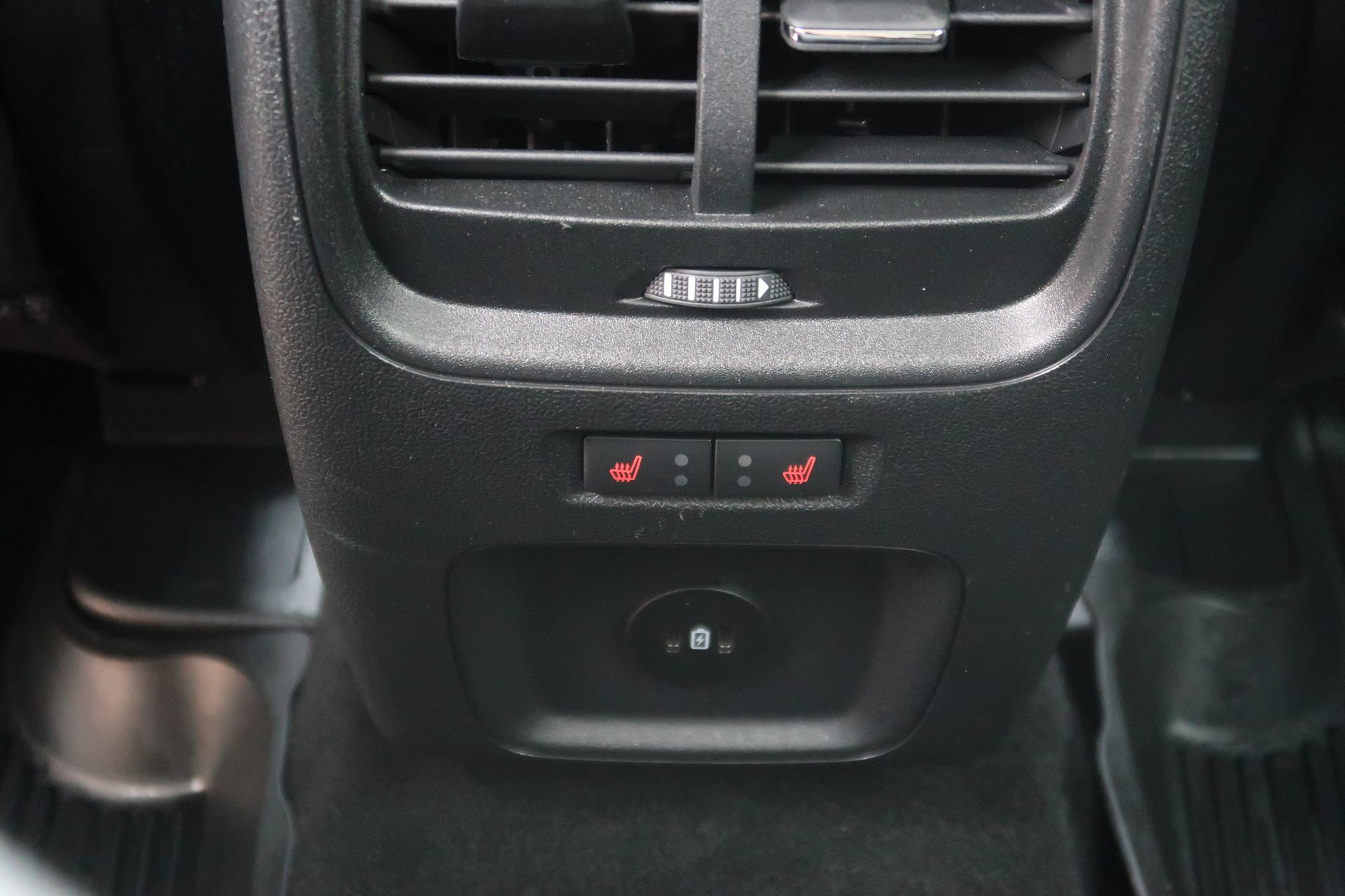 Ford Kuga Plug-In Hybrid E-CVT 225HK 2023, kuva 6/24
