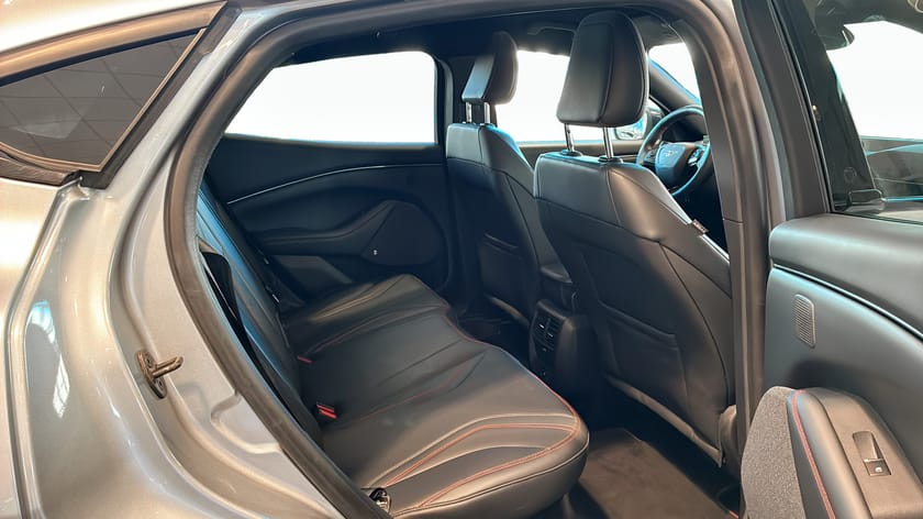 Bild 5 av Ford Mustang Mach-E Long Range AWD LR 351 hk|Teknikpaket+ | 360° kamera |