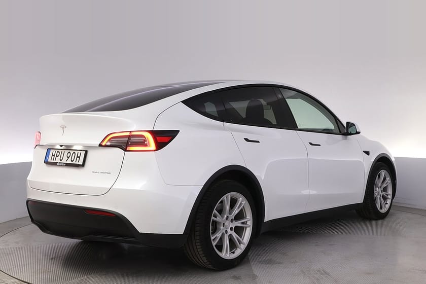Bild 5 av Tesla Model Y Long Range AWD Autopilot Panorama