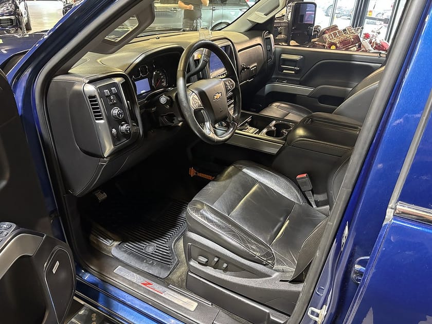 Bild 5 av Chevrolet Silverado 2500 HD Crew Cab Z71 LTZ 6.6 V8 Duramax 4WD (402hk)