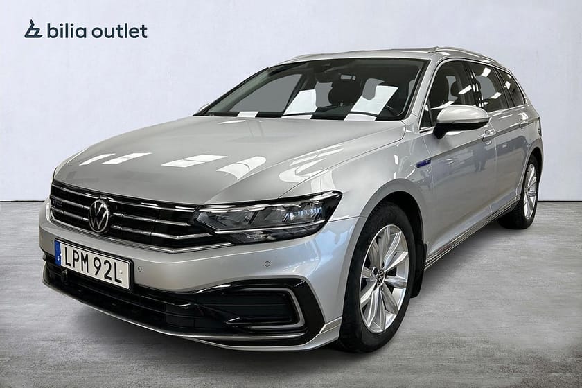 Bild 1 av Volkswagen Passat Sportscombi GTE 1.4 TSI Nyservad B-kamera Drag Navi