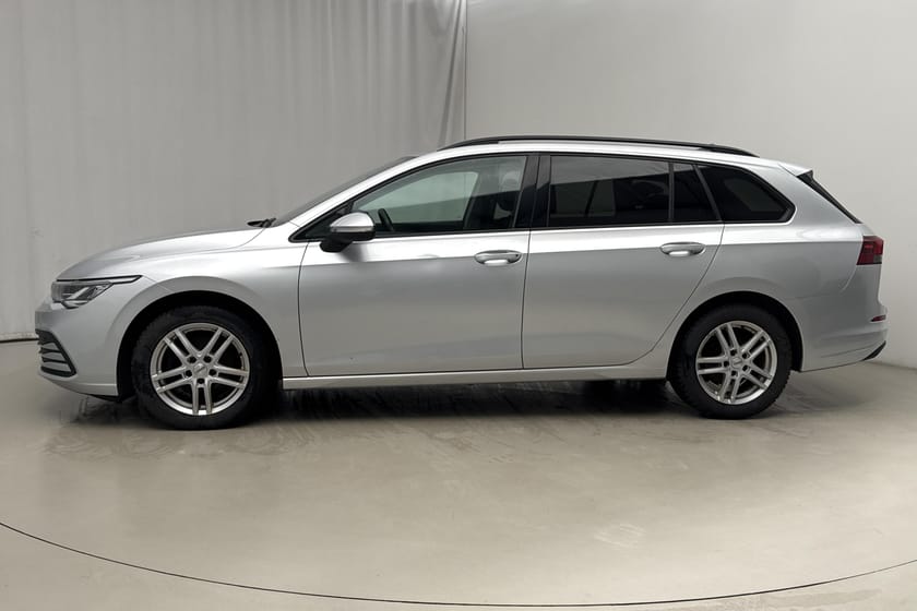 Bild 2 av Volkswagen Golf Sportscombi VIII 1.5 eTSI (130hk)