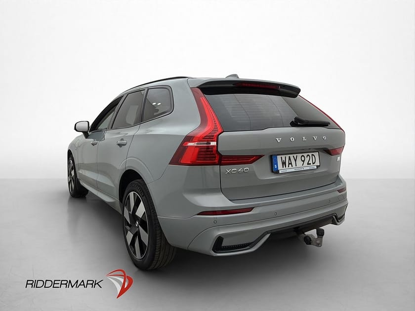 Bild 5 av Volvo XC60 T6 AWD Plus Dark MOMS Pano Skinn Drag Kamera Navi