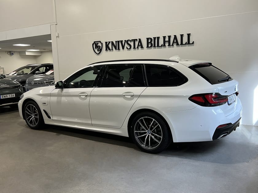 Bild 2 av BMW 530e xDrive Touring Steptronic M Sport Leasbar Drag 292hk