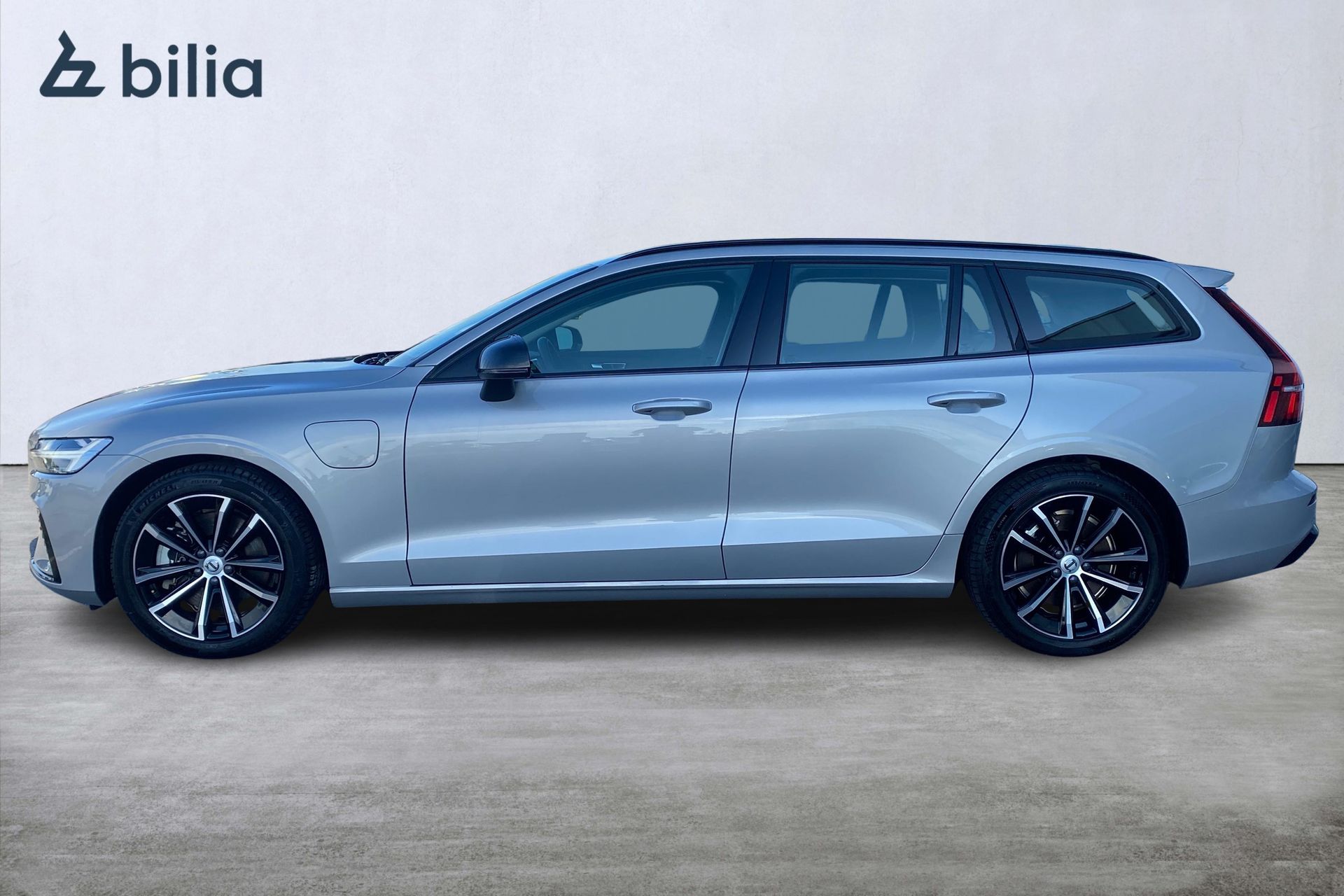 Volvo V60 T6 Plus Dark Edition 2025, bild 3/10
