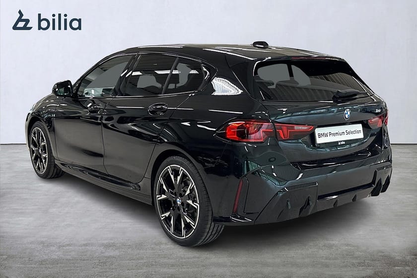Bild 2 av BMW 120 Aut M-Sport | Panorama | Rattvärme | Backkamera