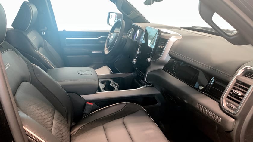 Bild 3 av RAM 1500 Crew Cab Laramie Night Edition - 0% Räntekampanj