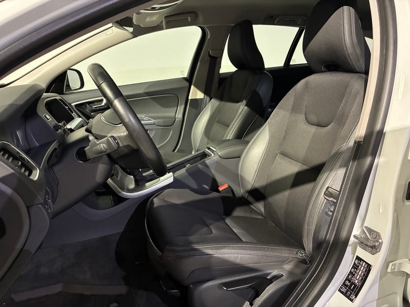 Bild 5 av Volvo V60 T3 aut Classic Edition | LÅGA MIL |