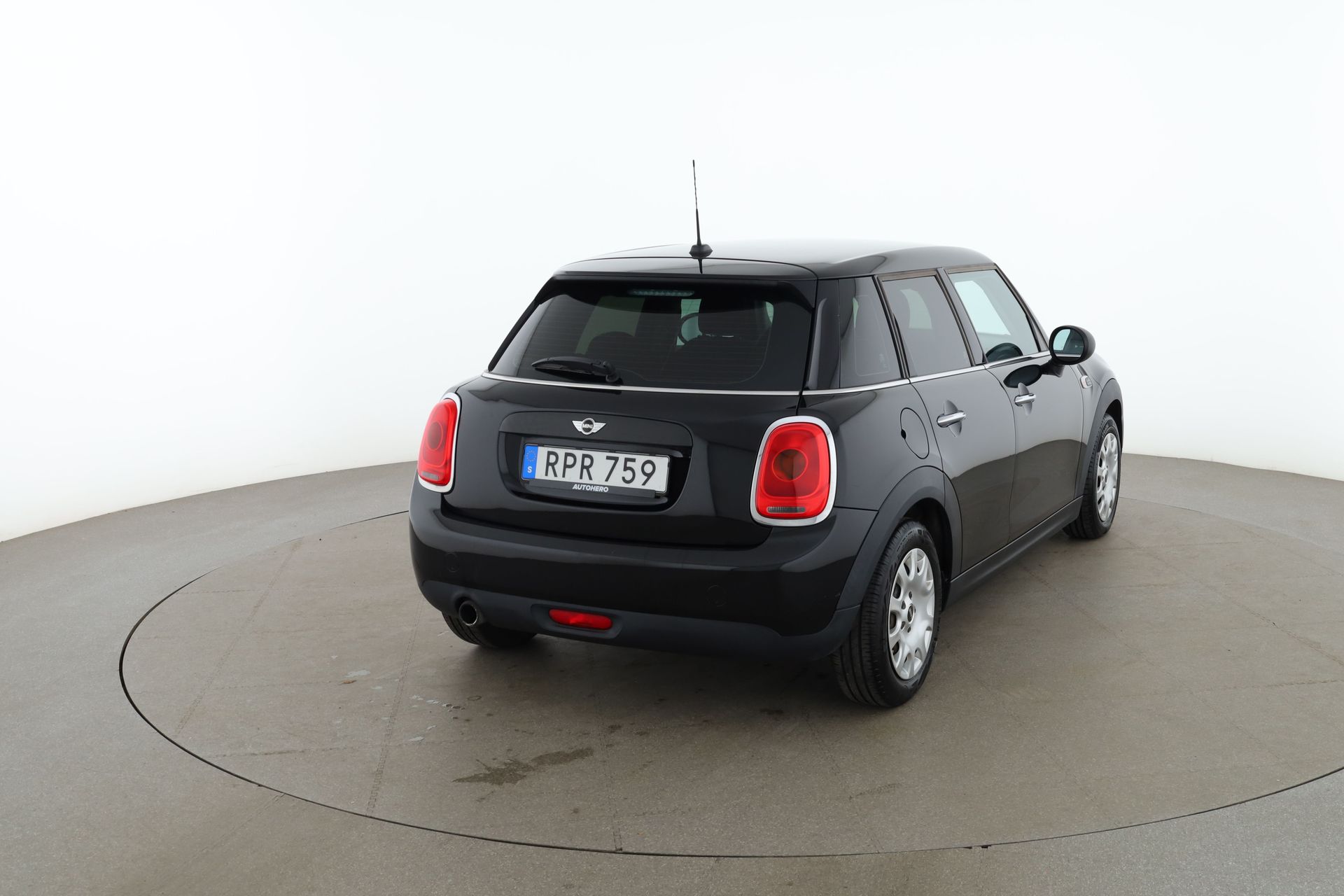 MINI Cooper One 2016, kuva 6/10